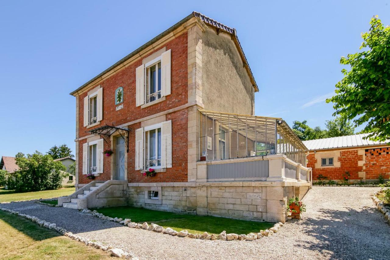 Maison Qui s'y frotte s'y pique Robert-Espagne Exterior foto