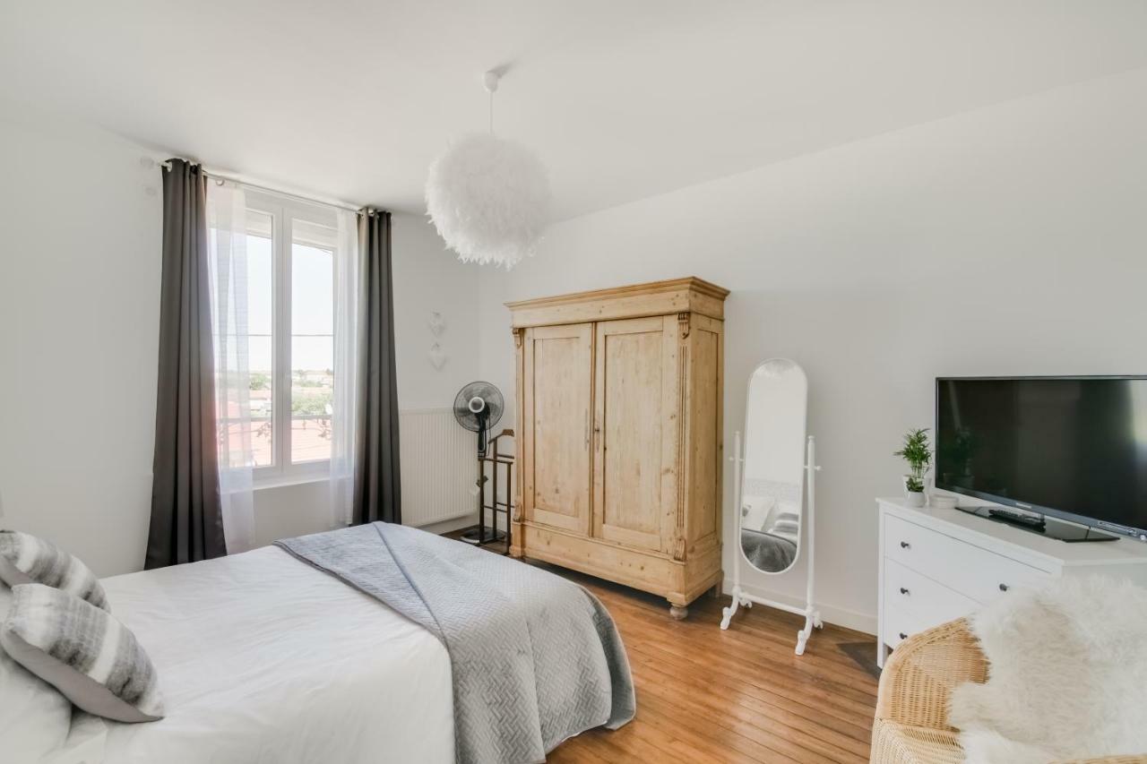 Maison Qui s'y frotte s'y pique Robert-Espagne Exterior foto