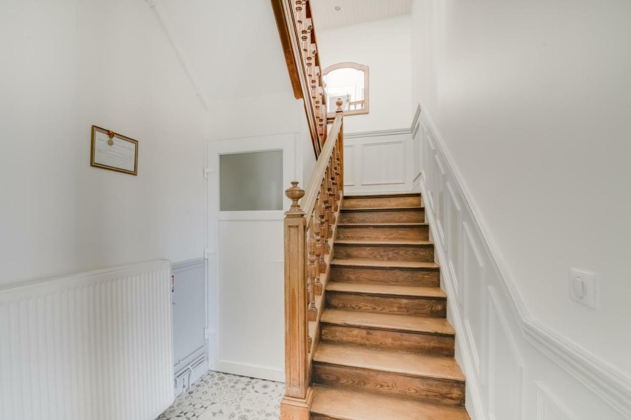 Maison Qui s'y frotte s'y pique Robert-Espagne Exterior foto